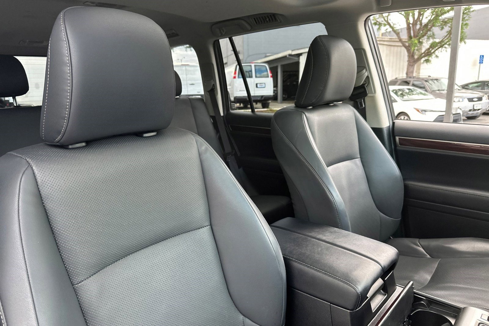 Used 2019 Lexus GX 460 image 30