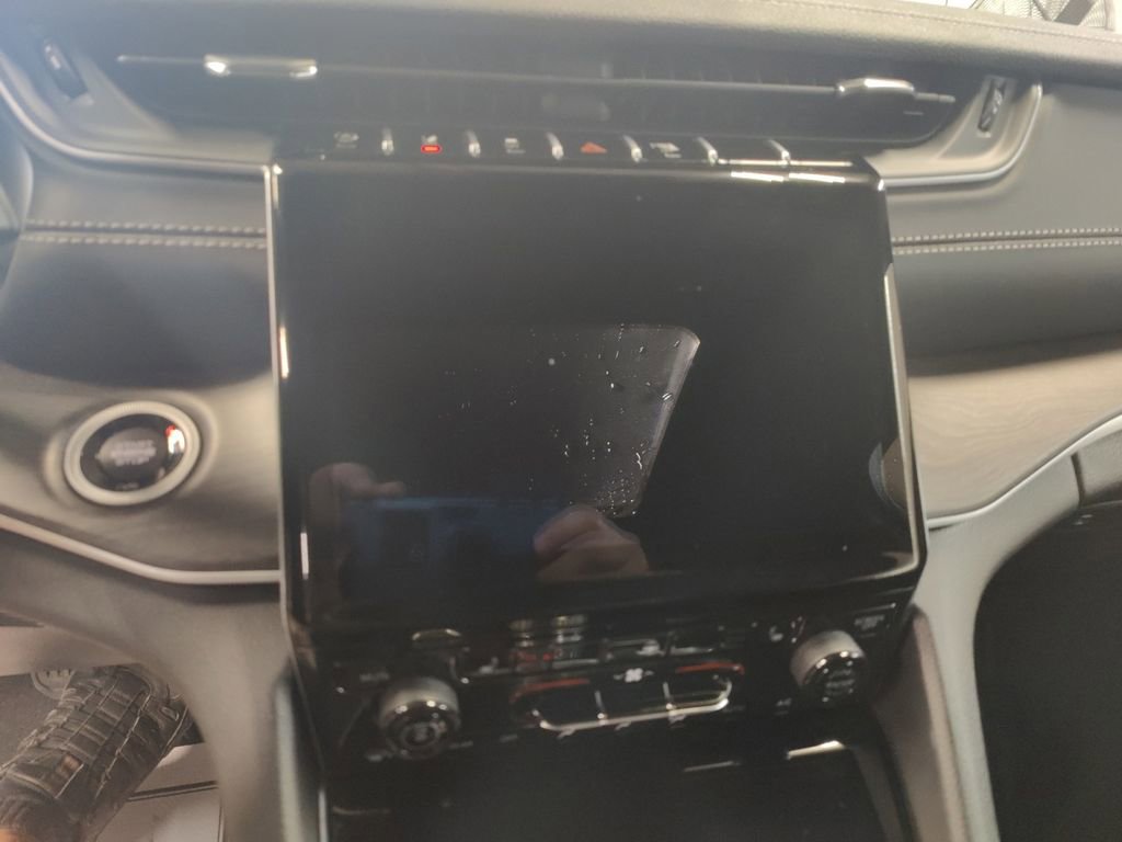 New 2025 Jeep Grand Cherokee L Limited w/ Black Appearance Package image 21