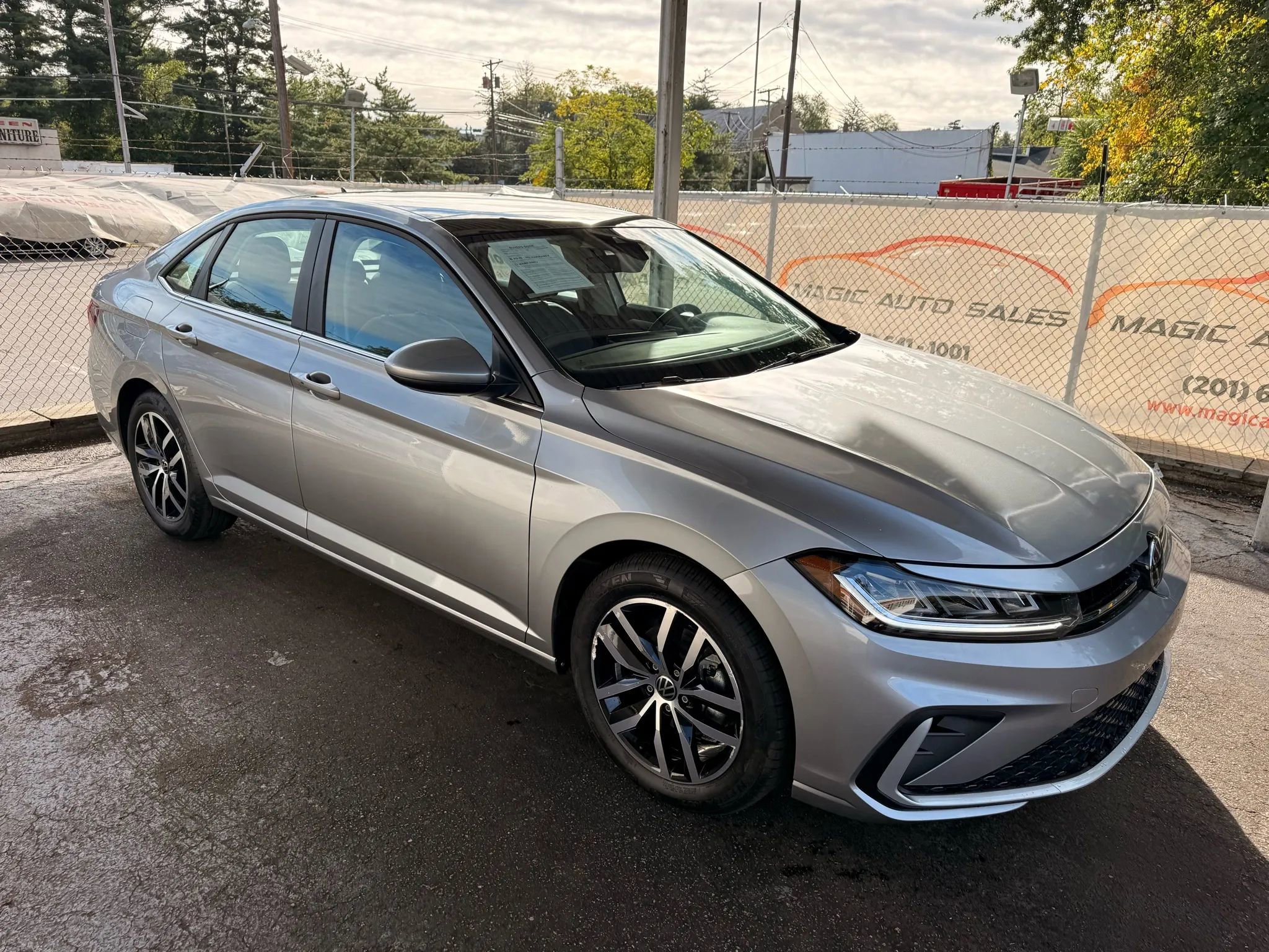 Used 2025 Volkswagen Jetta SE image 56