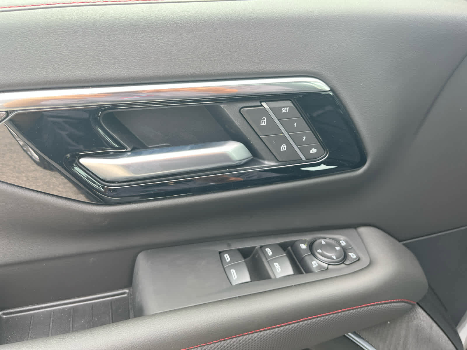 New 2026 Chevrolet Suburban RST image 14