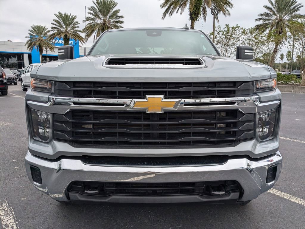 Used 2024 Chevrolet Silverado 3500 LT image 3