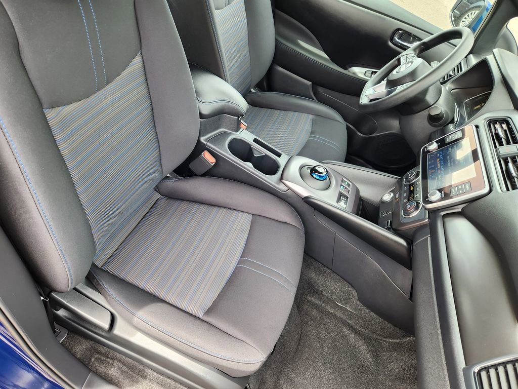 Used 2025 Nissan Leaf S FWD image 11