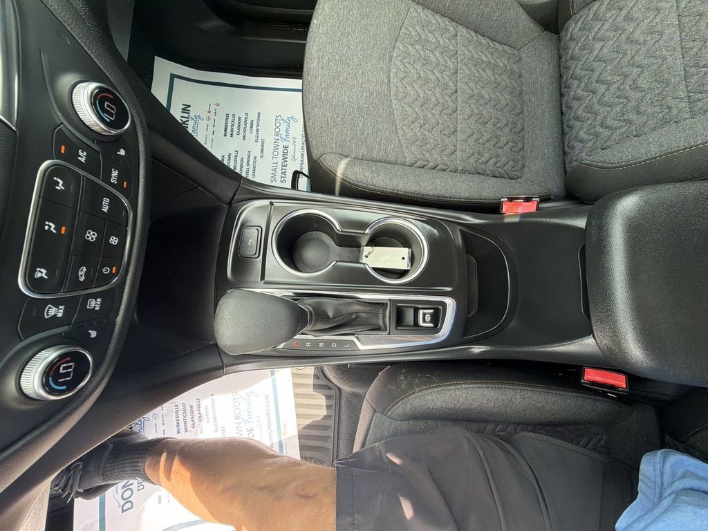 Used 2024 Chevrolet Equinox LT w/ Driver Convenience Package AWD/4WD image 19