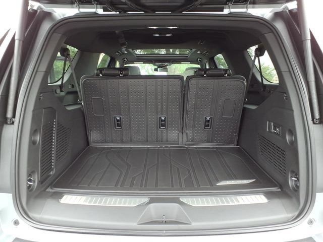 New 2026 Chevrolet Suburban RST w/ Comfort Package AWD/4WD image 11