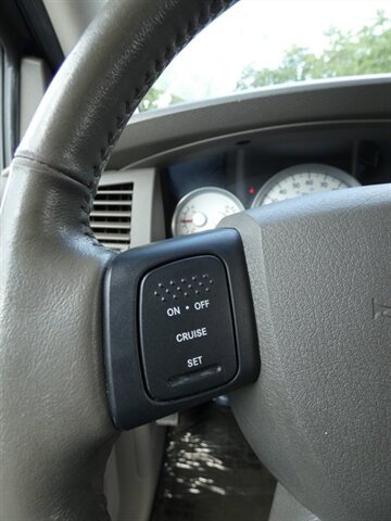 Used 2005 Dodge Durango Limited w/ Trailer Tow Group AWD/4WD image 25