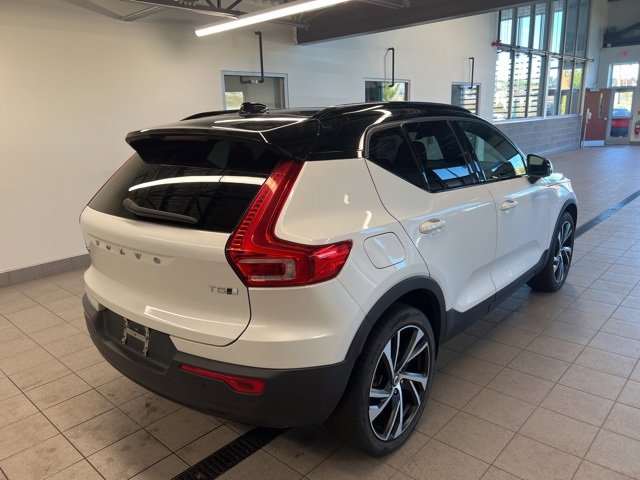 Used 2021 Volvo XC40 T5 R-Design w/ Protection Package Premier image 7
