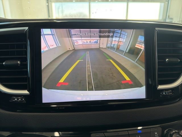 Used 2024 Chrysler Pacifica Touring-L FWD image 25
