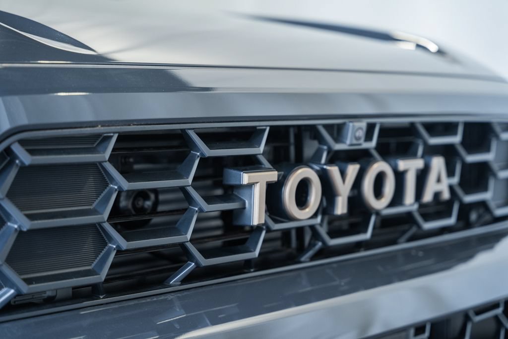 New 2026 Toyota 4Runner Trailhunter AWD/4WD image 12