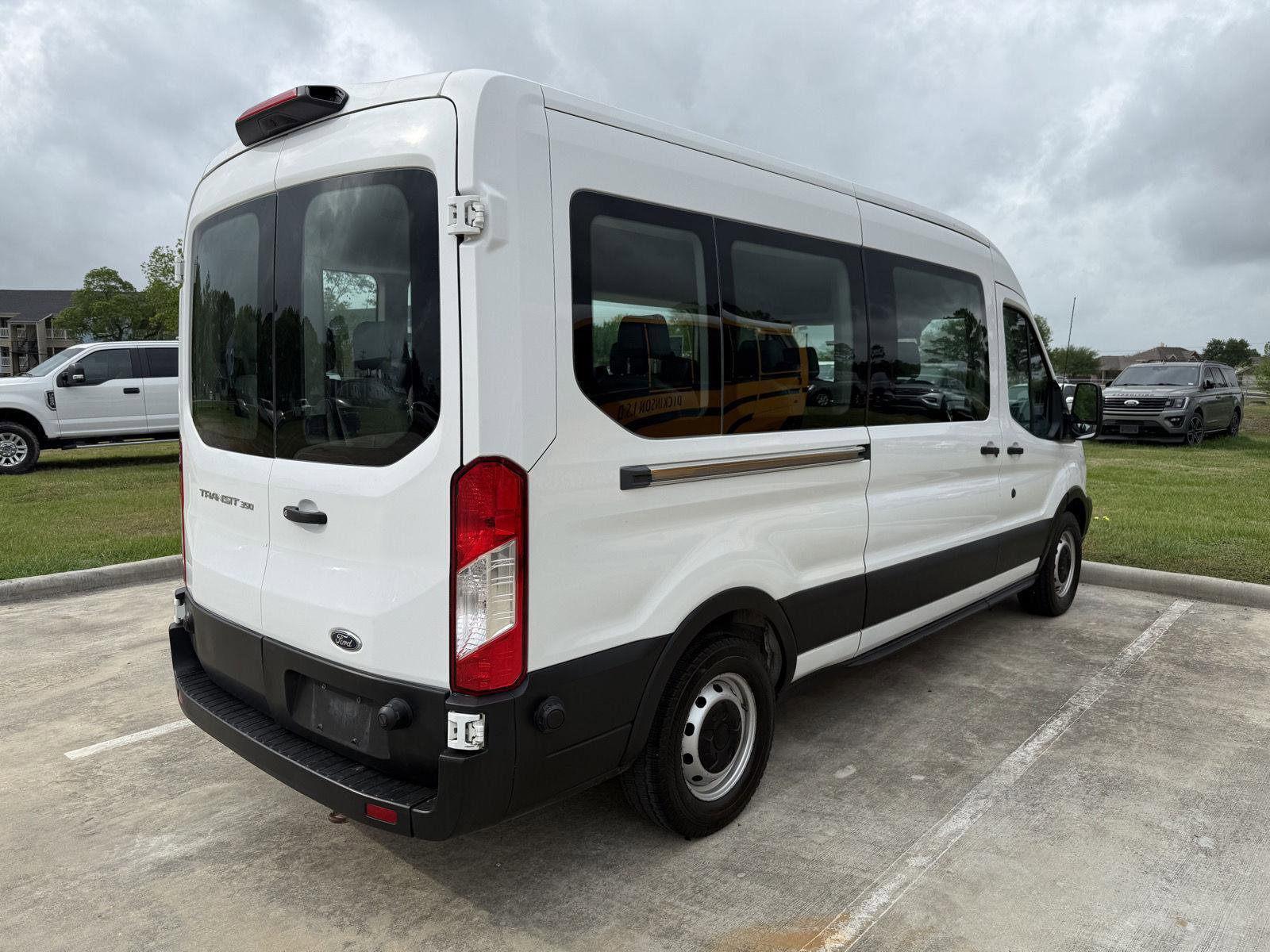 Certified 2019 Ford Transit 350 XL image 3