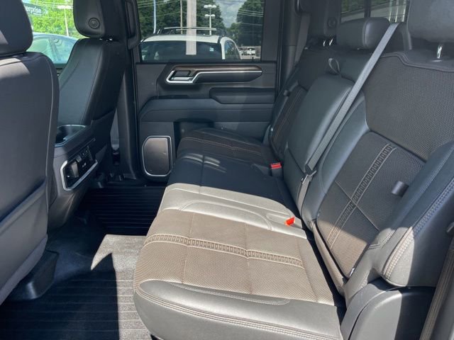 Used 2025 Chevrolet Silverado 3500 High Country w/ High Country Premium Package AWD/4WD image 13