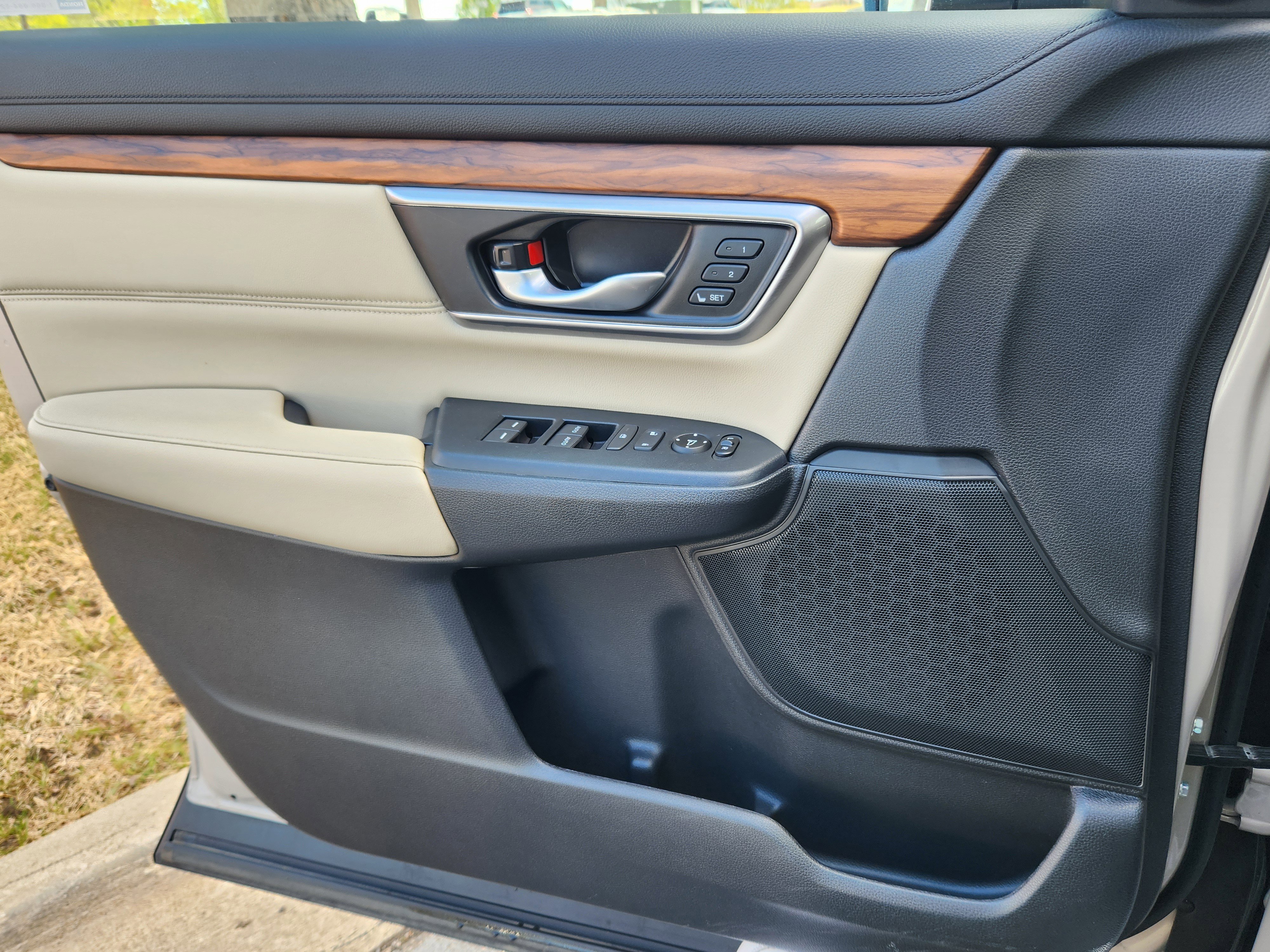 Used 2019 Honda CR-V Touring image 12