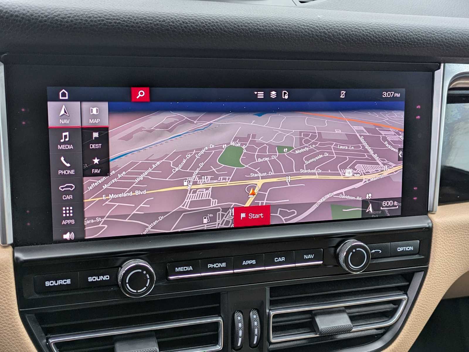 Used 2021 Porsche Macan image 25