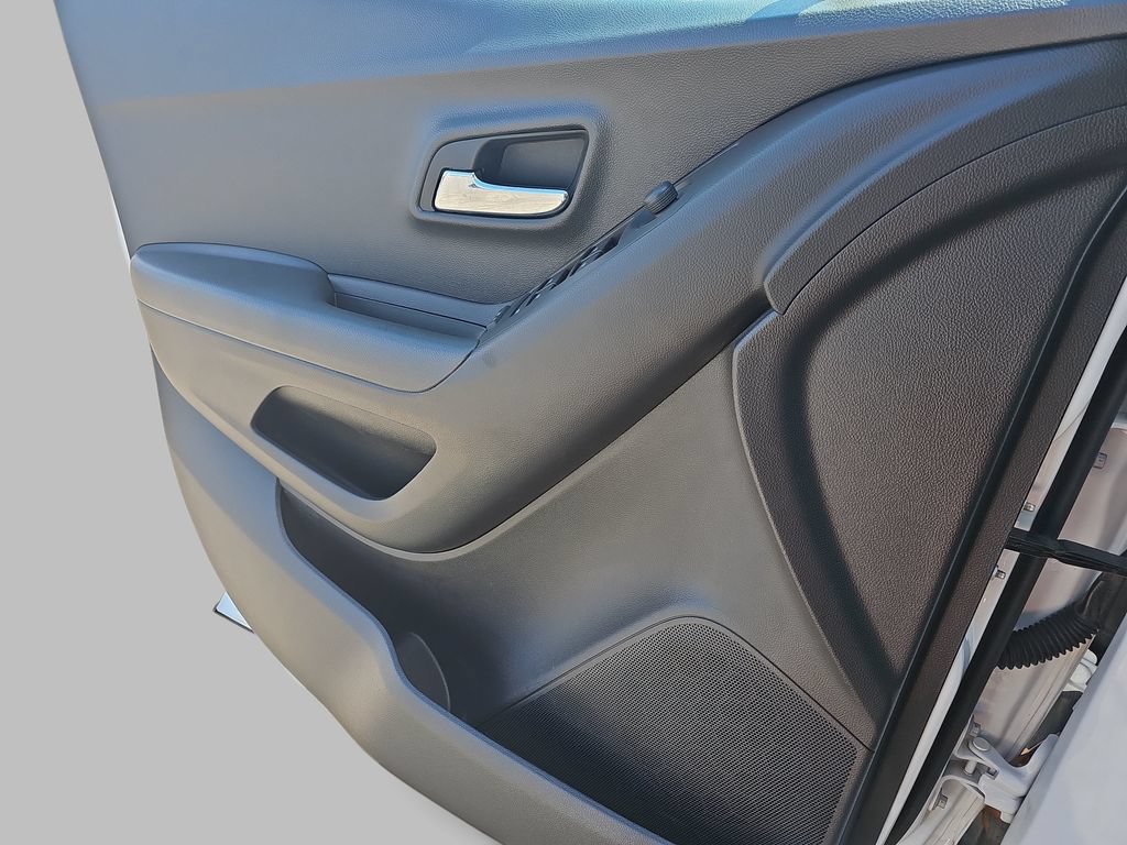 Certified 2019 Chevrolet Trax LT w/ LT Convenience Package FWD image 31
