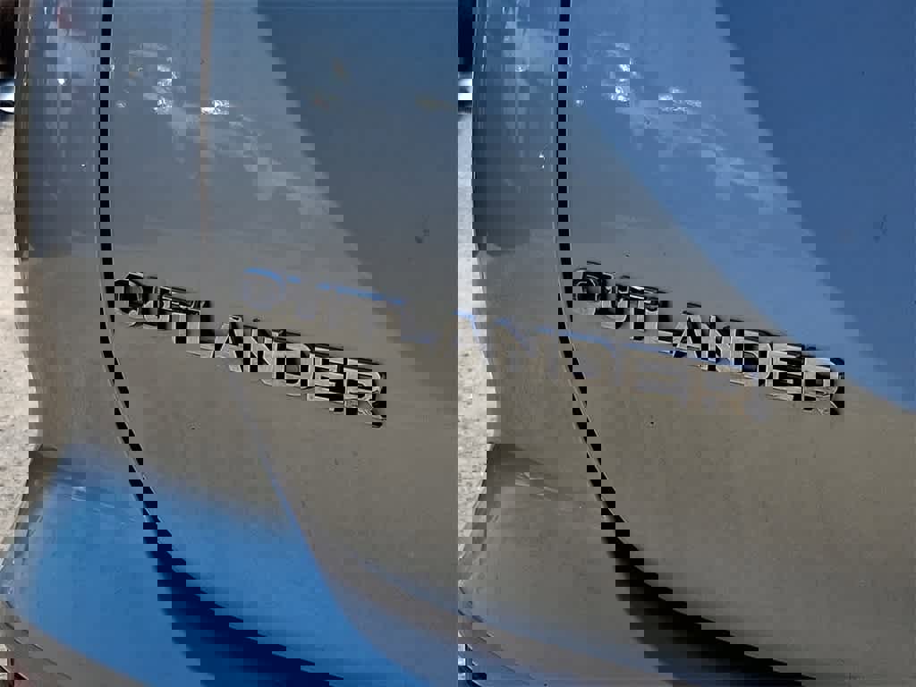 Used 2024 Mitsubishi Outlander SE image 31