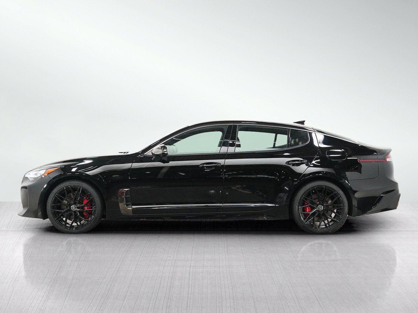 Used 2022 Kia Stinger GT2 AWD/4WD image 2