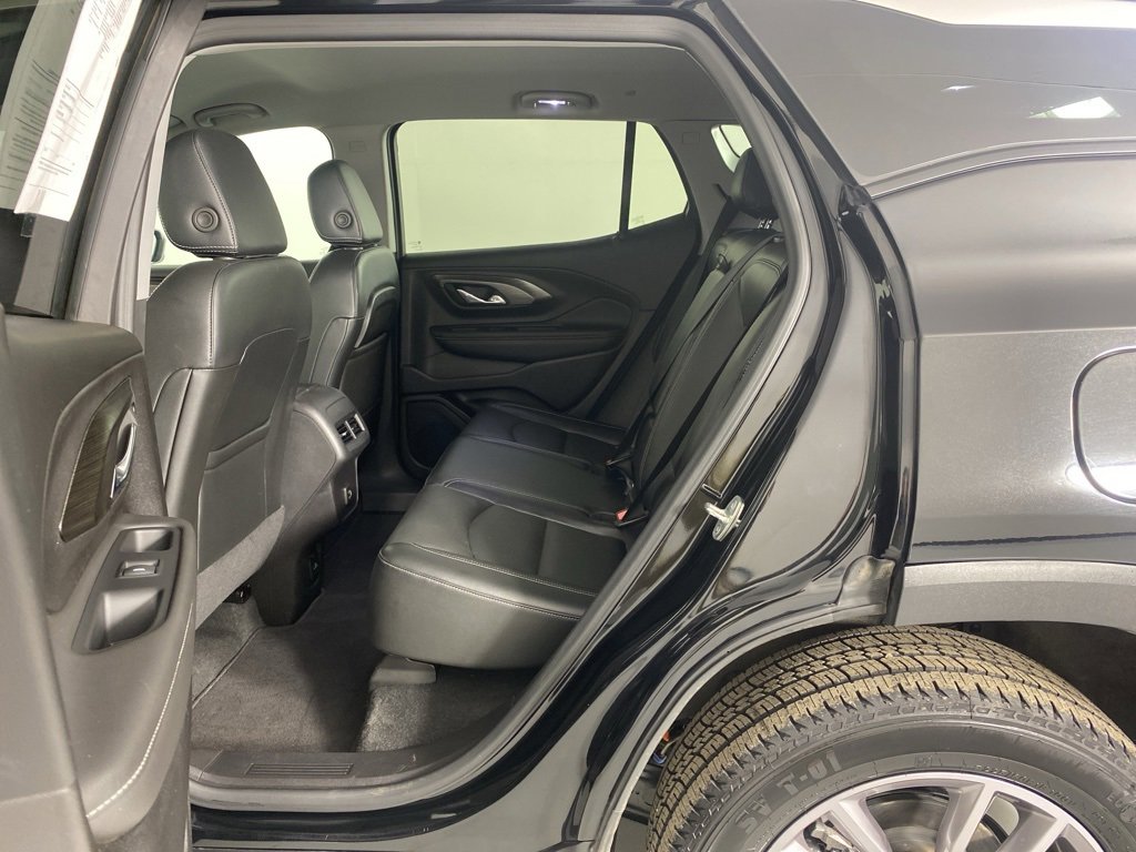 Used 2024 GMC Terrain SLT image 31