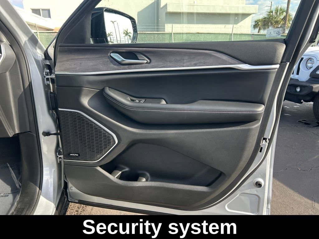 Used 2022 Jeep Grand Cherokee L Limited image 27