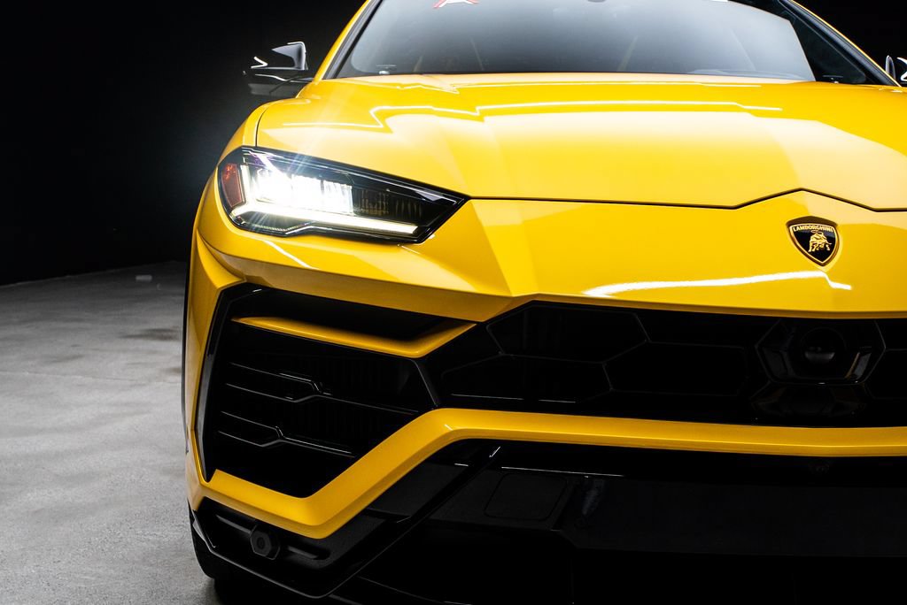 Used 2022 Lamborghini Urus AWD/4WD image 9