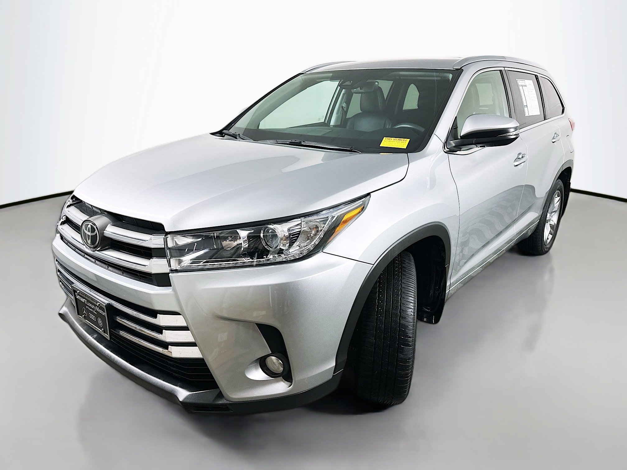 Used 2017 Toyota Highlander Limited image 3