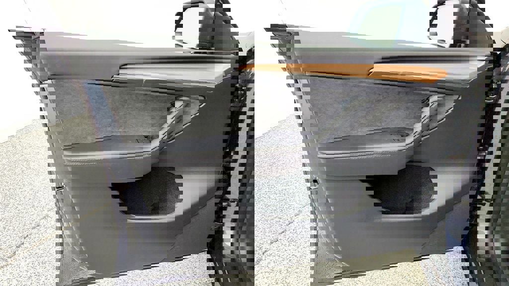 Used 2023 Tesla Model Y Long Range image 11