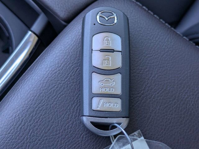 Used 2018 MAZDA MAZDA3 Touring FWD image 25