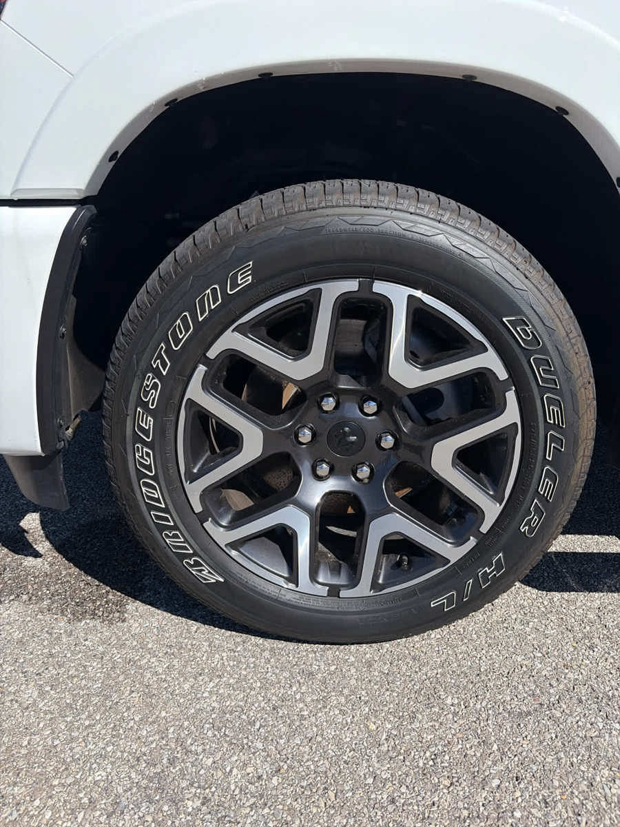 Used 2025 RAM 1500 Laramie w/ Sport Appearance Package AWD/4WD image 19
