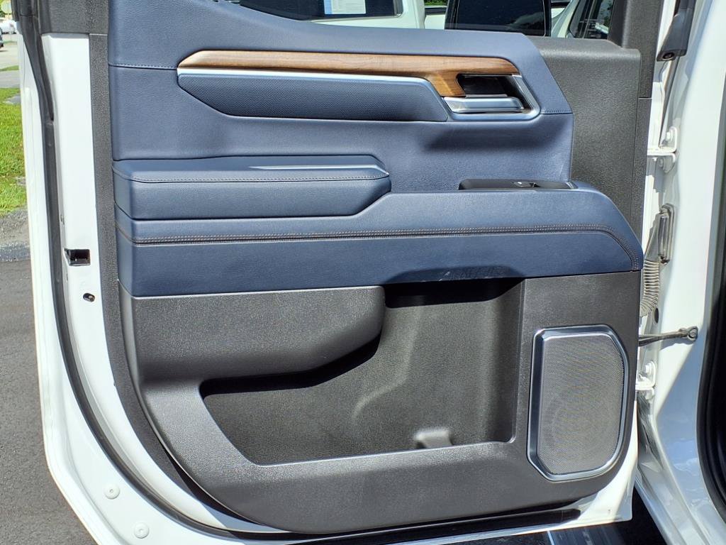 Certified 2024 Chevrolet Silverado 1500 High Country w/ Technology Package AWD/4WD image 18
