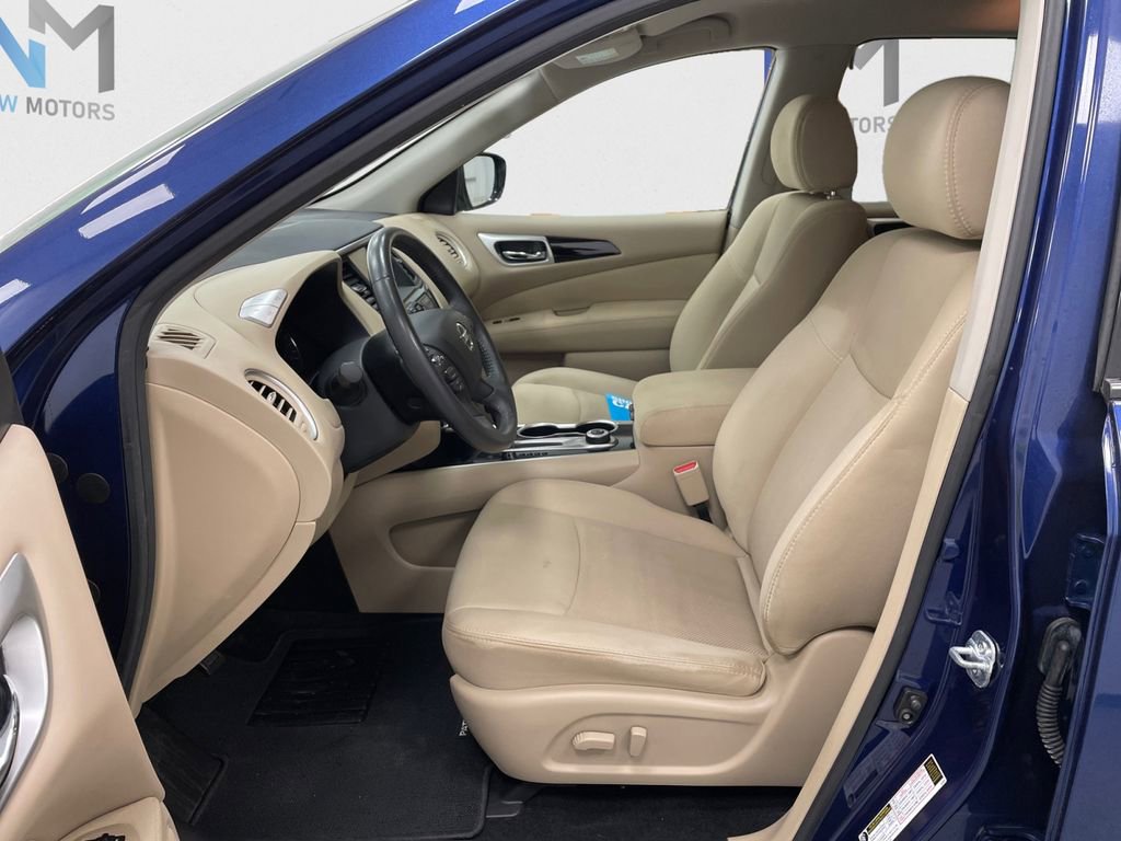 Used 2017 Nissan Pathfinder SV AWD/4WD image 7