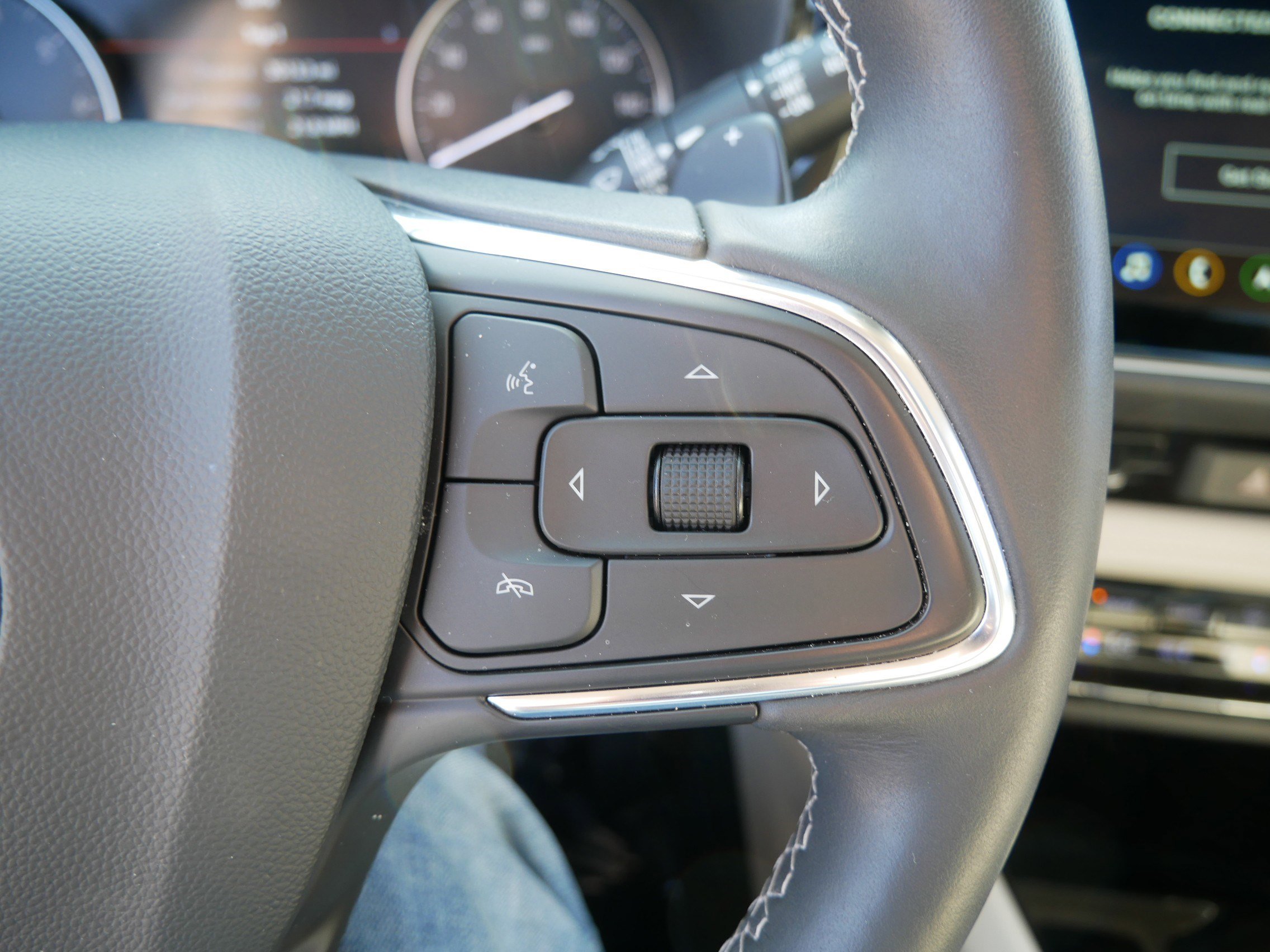 Used 2022 Buick Envision Avenir w/ Technology Package II AWD/4WD image 35