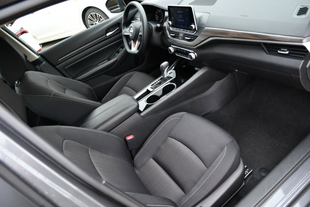 Used 2024 Nissan Altima 2.5 SV image 26