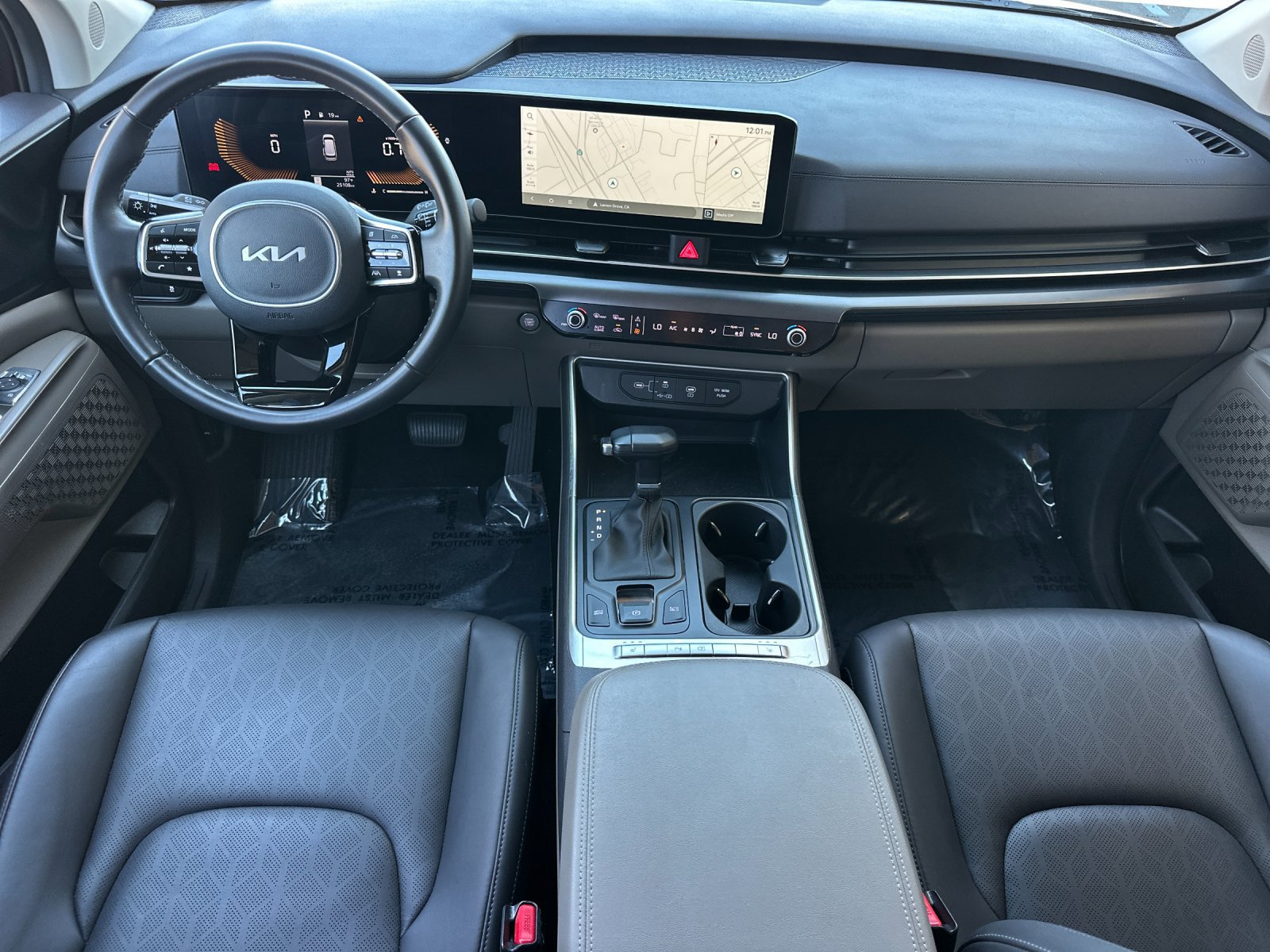 Used 2026 Kia Carnival FWD image 12