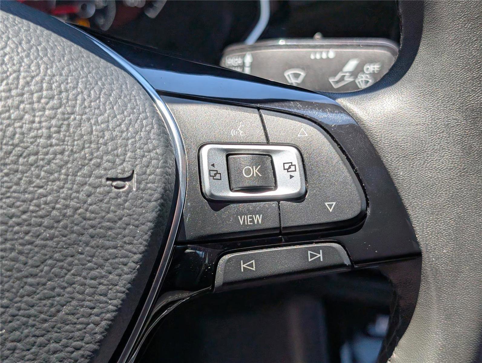 Used 2020 Volkswagen Jetta SE w/ SE Cold Weather Package FWD image 22