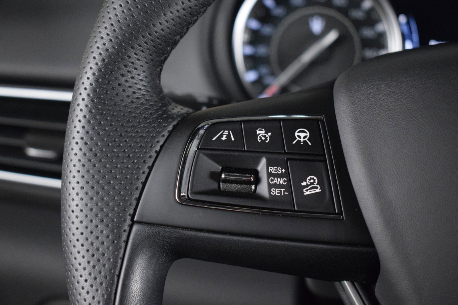 Certified 2022 Maserati Levante GT image 27