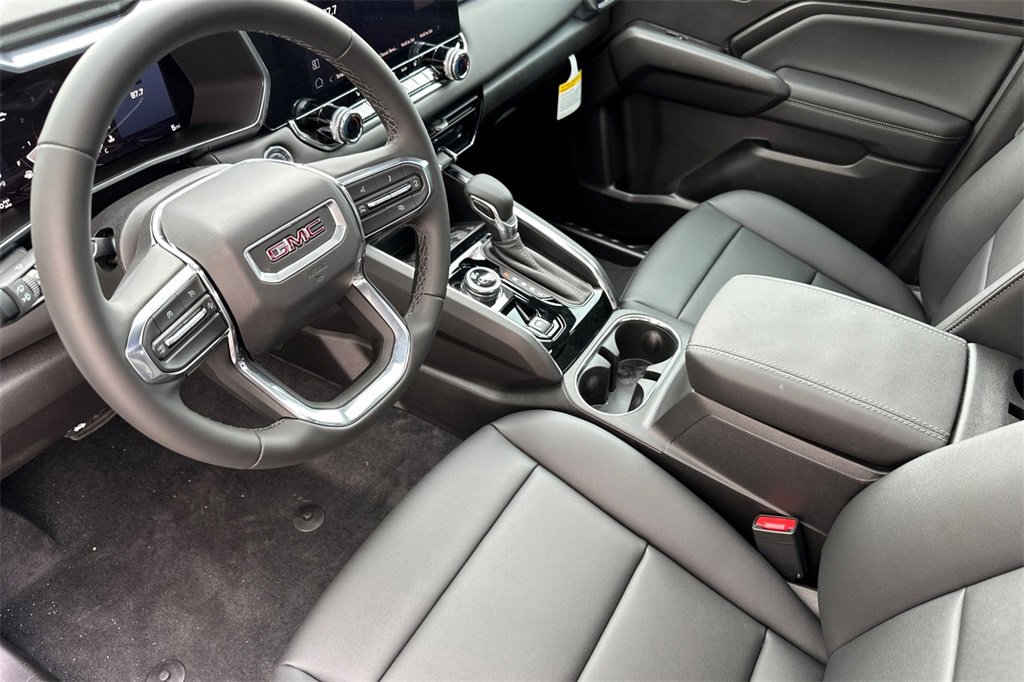 New 2025 GMC Canyon Elevation w/ Convenience Package image 8