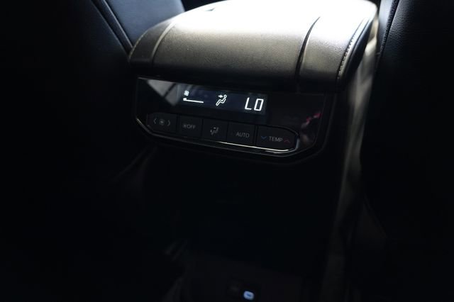 Used 2023 Toyota Highlander XLE image 23