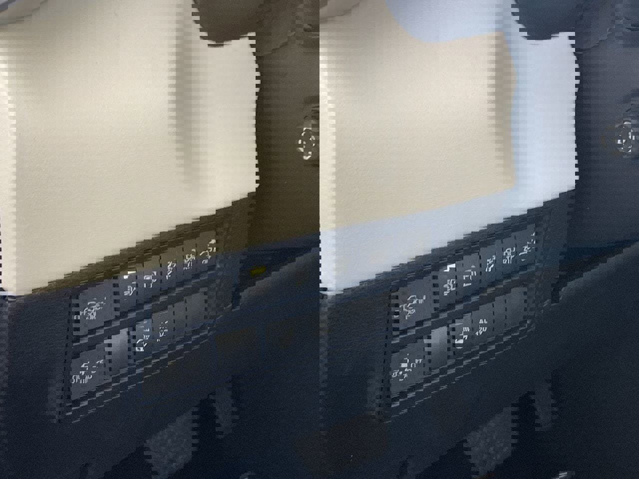 Used 2025 Toyota Sequoia Capstone image 13