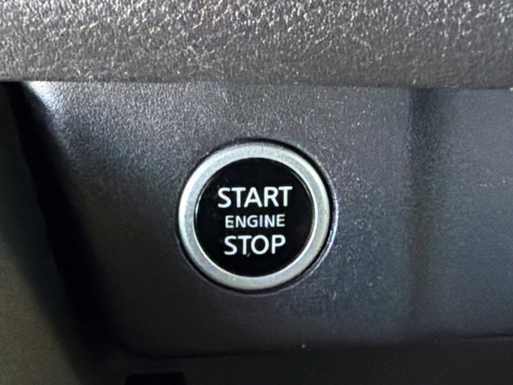 Used 2023 Nissan Rogue SV FWD image 27