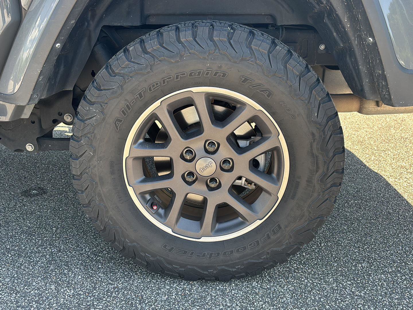 Used 2023 Jeep Gladiator Overland AWD/4WD image 7