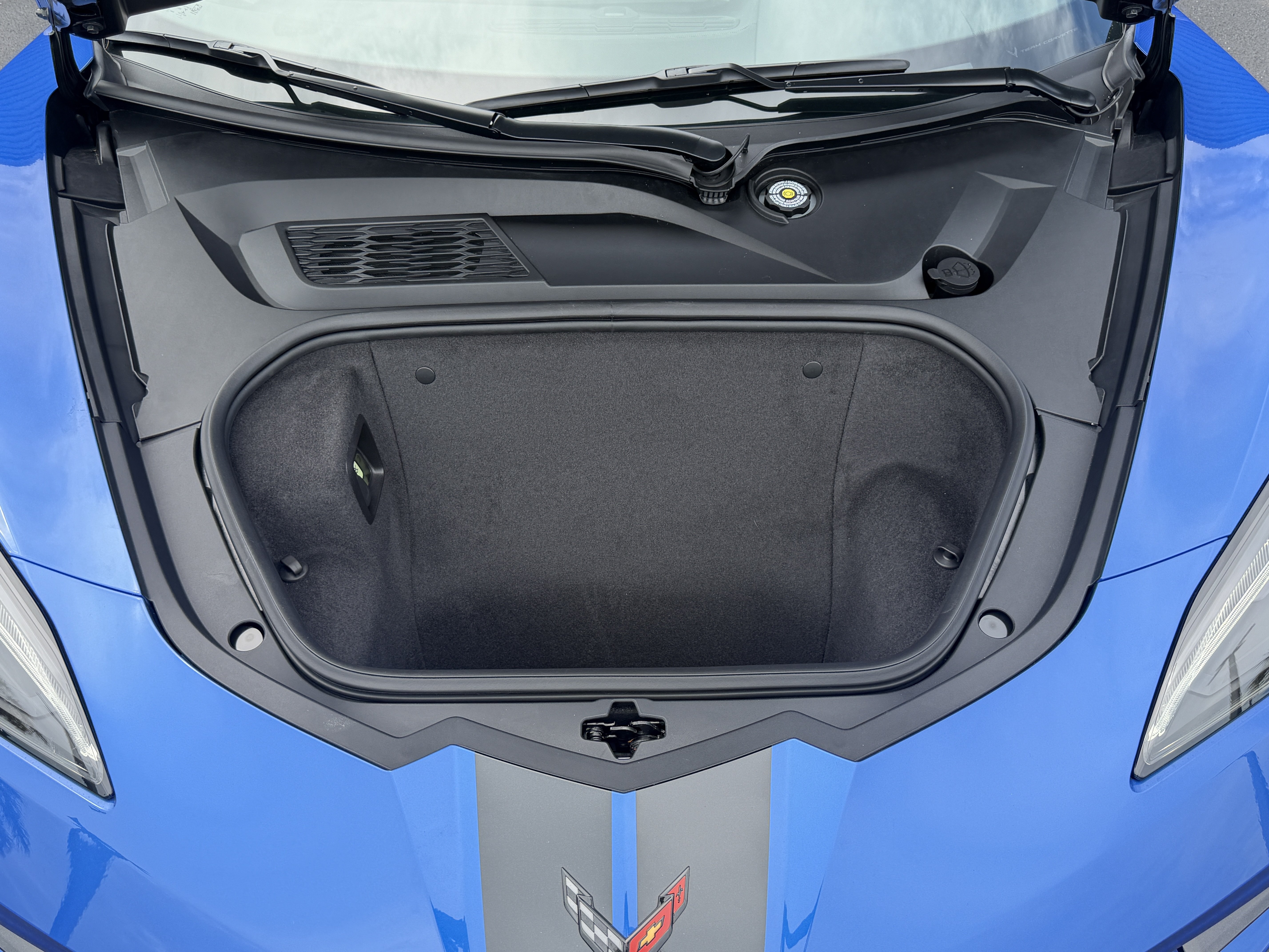Used 2021 Chevrolet Corvette Stingray Convertible w/ Z51 Performance Package RWD image 12