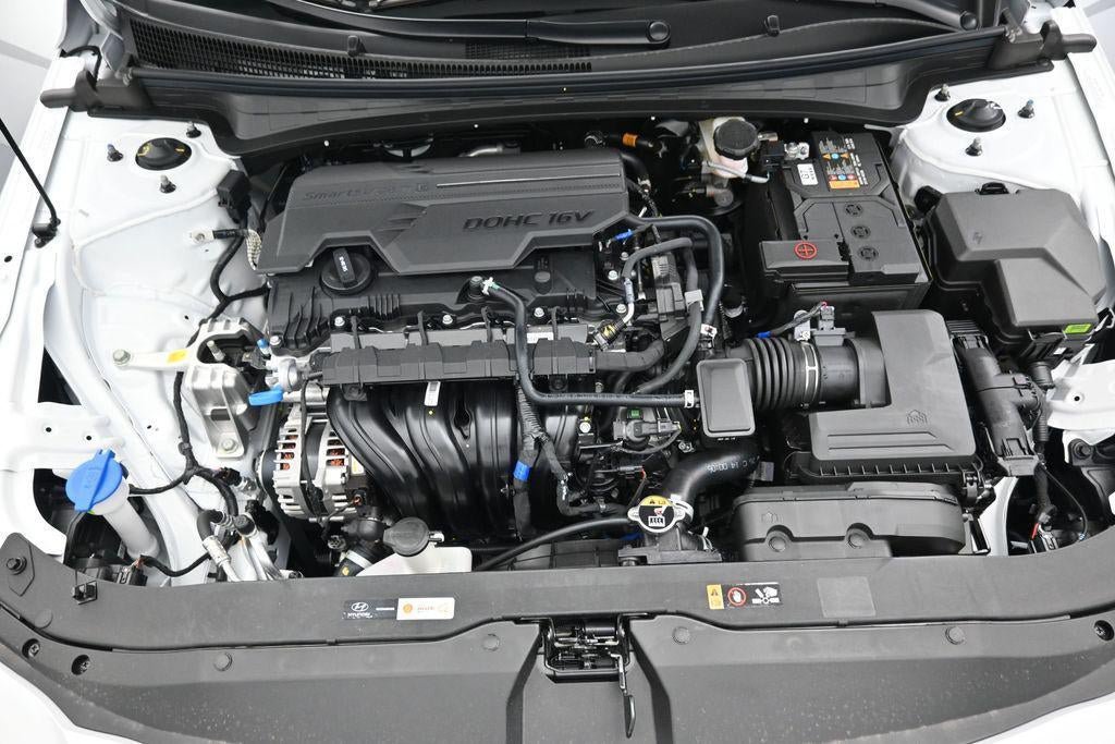 New 2026 Hyundai Elantra SE FWD image 32