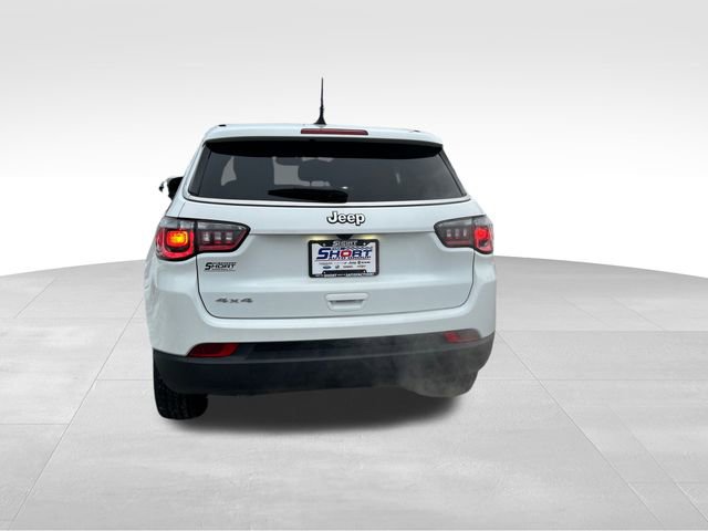 Used 2025 Jeep Compass Sport image 4