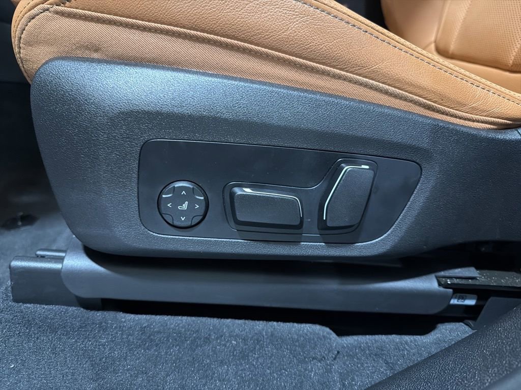 Used 2024 BMW X3 M40i w/ Shadowloine Package image 25
