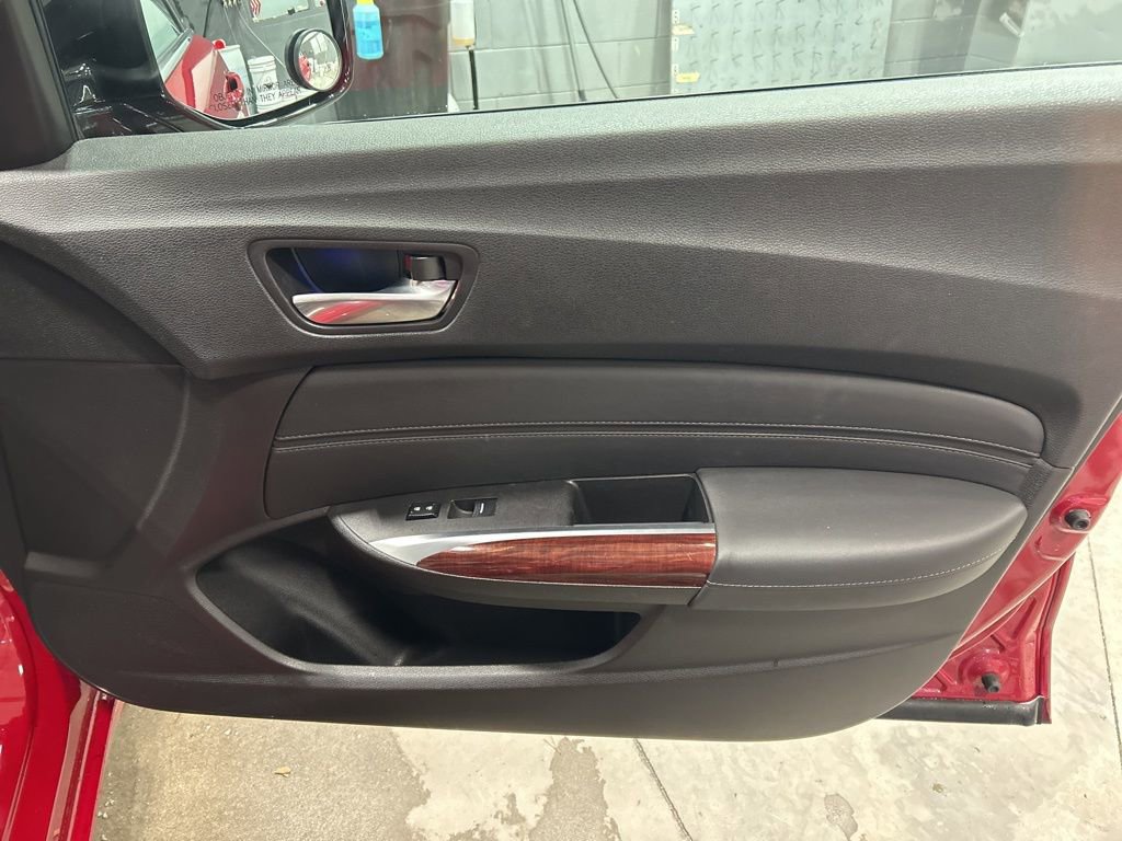 Used 2017 Acura TLX V6 image 22