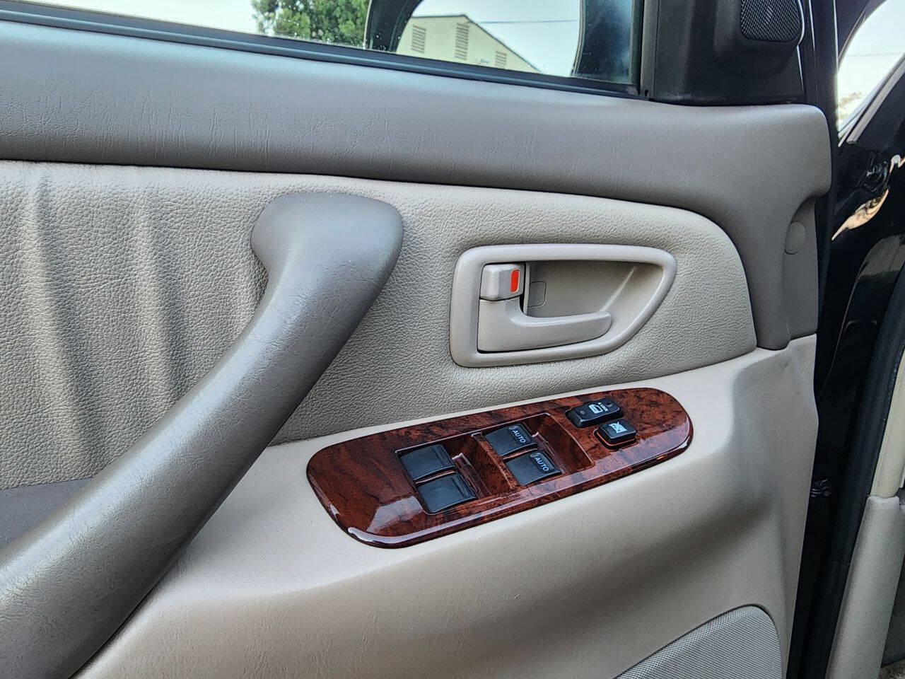 Used 2007 Toyota Sequoia Limited RWD image 22