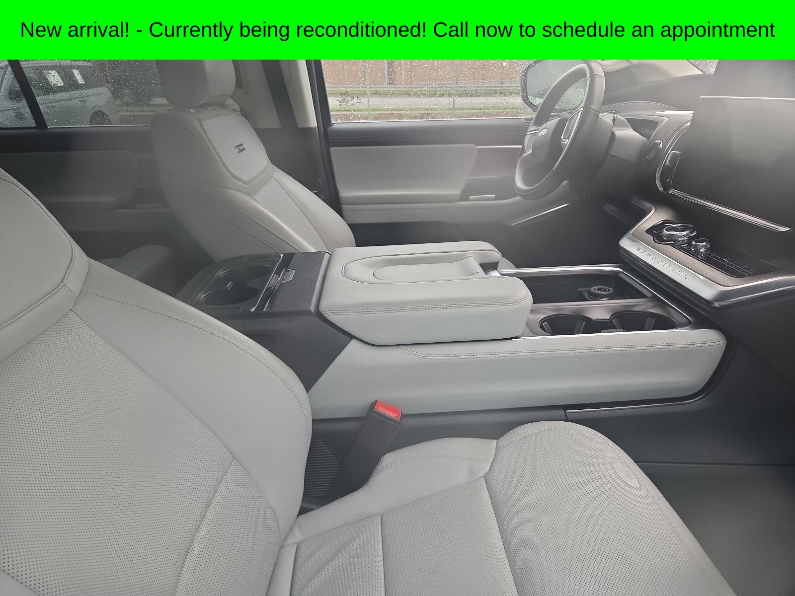 Used 2025 Ford Expedition Platinum AWD/4WD image 9