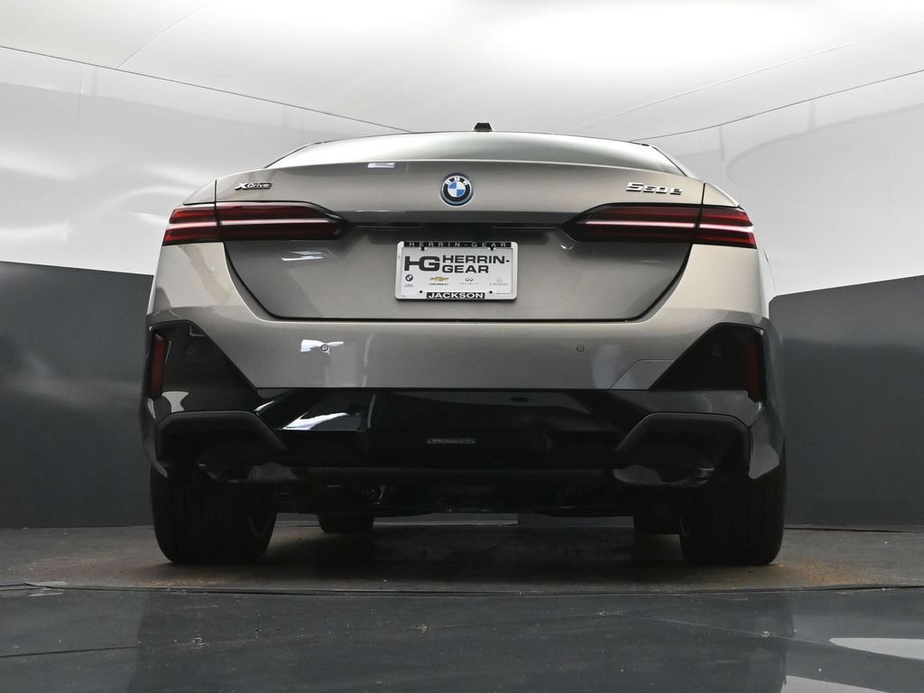 New 2027 BMW 550e xDrive w/ Premium Package AWD/4WD image 41