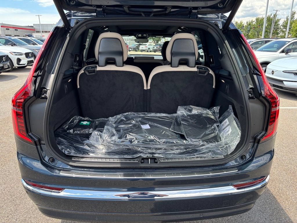 New 2026 Volvo XC90 B6 Plus w/ Protection Package Premier AWD/4WD image 18