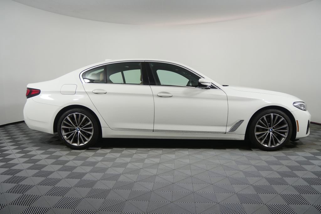 Certified 2023 BMW 530i w/ Premium Package image 2