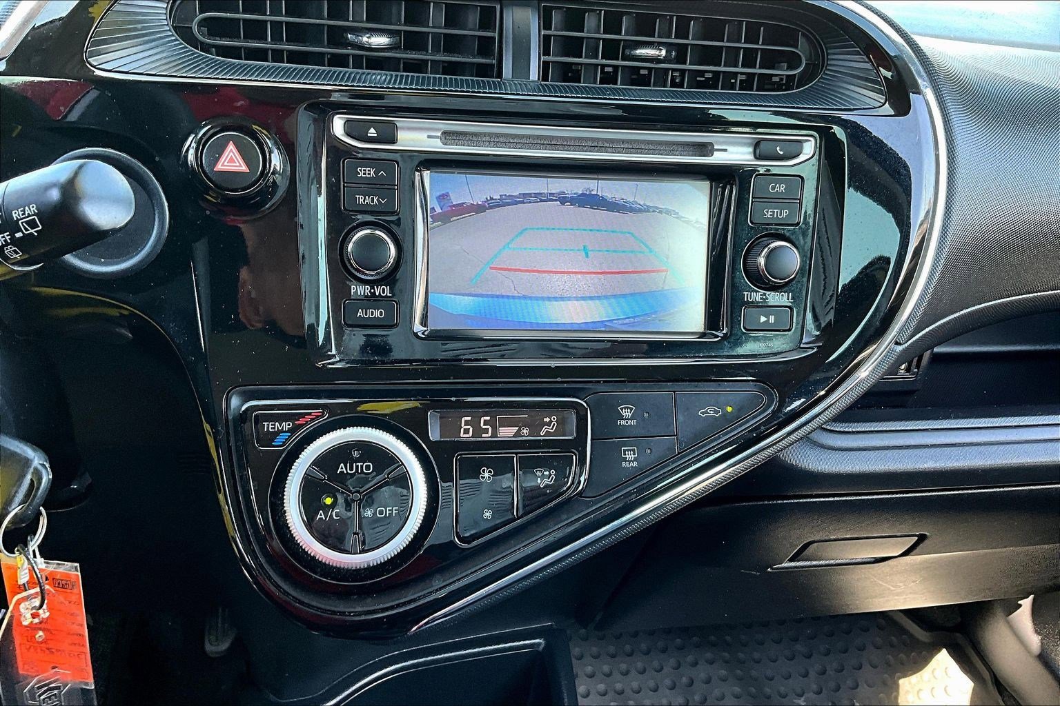 Used 2019 Toyota Prius C FWD image 5