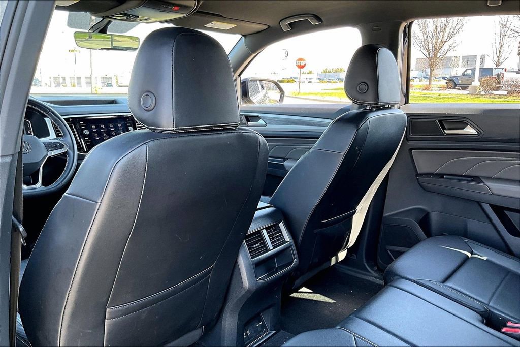 Used 2022 Volkswagen Atlas Cross Sport SE image 30